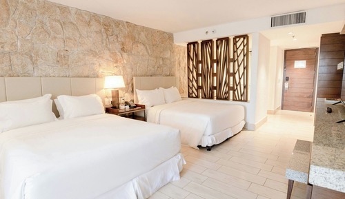 Suite, 2 Queen Beds (Master)