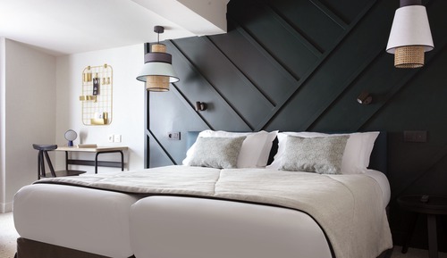 Connecting Rooms