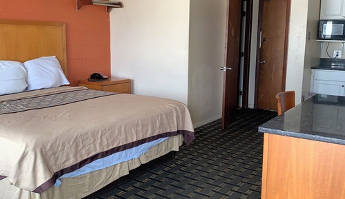 Two Bedroom Apartment (2 Doubles, 1 King)