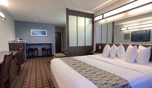 Studio Suite, 1 King Bed, Non Smoking