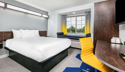 Standard Room, 1 Queen Bed