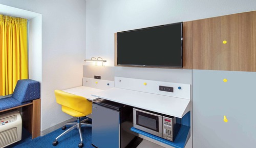 Standard Room, 1 Queen Bed, Accessible