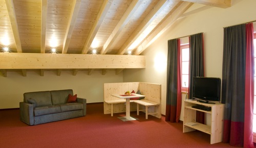Suite, Balcony