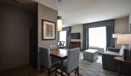 Room, 1 King Bed, Accessible, Pool View (Hearing)