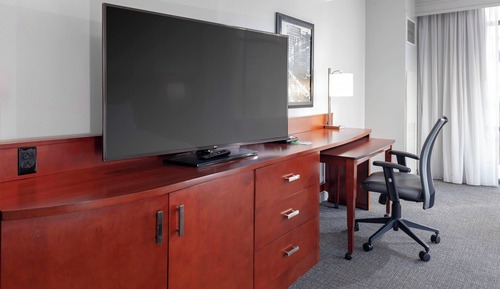 Suite, 1 Bedroom, Non Smoking, Balcony (Hearing Accessible)