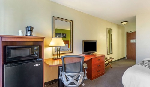 Room, 1 King Bed, Accessible, Non Smoking