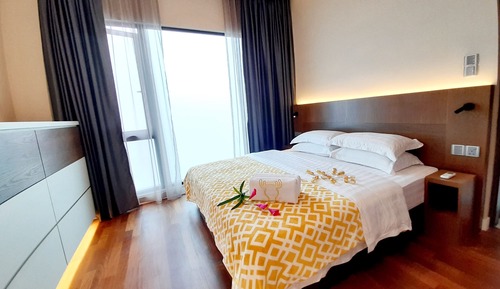 Deluxe Family King Suite