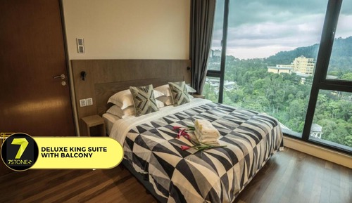 Deluxe King Suite with Balcony