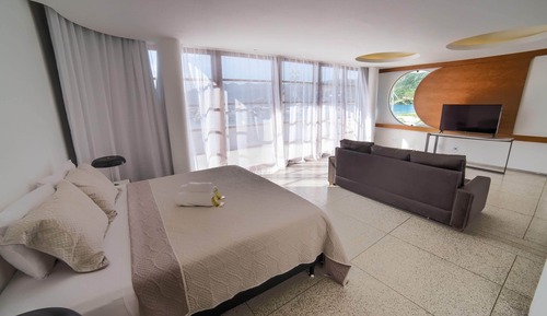 Deluxe Suite (Master)