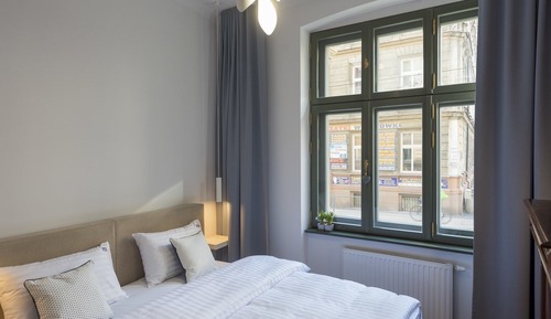 Apartment (Adam)