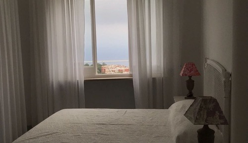 (D) Camera con letto matrimoniale o 2 letti singoli