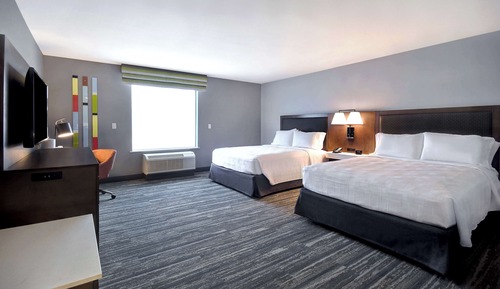 Room, 2 Queen Beds, Accessible, Bathtub