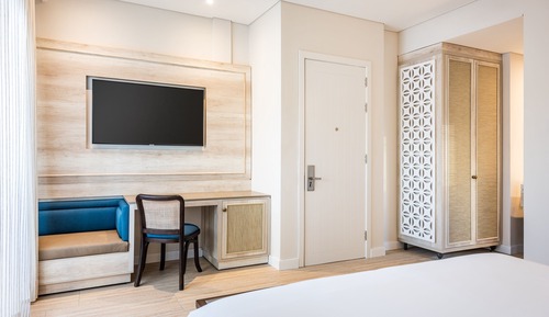 Deluxe Room, 1 King Bed, Non Smoking