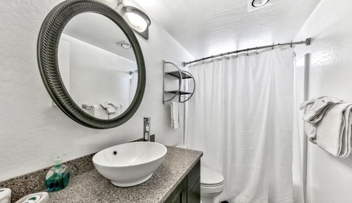 Condo, Multiple Beds, Lake View (Mv17 amazing lake view & spacious 2 b)