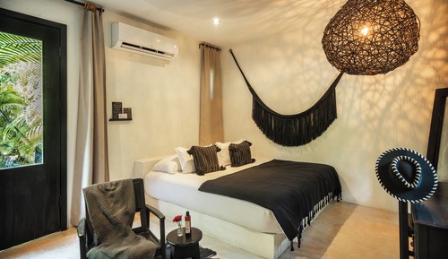 Standard Room, 1 King Bed, Garden View, Ground Floor