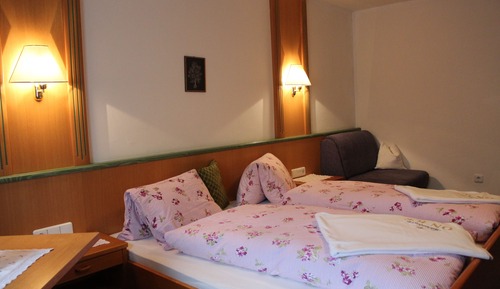 Basic Double Room, 1 Bedroom, Non Smoking, Mountain View