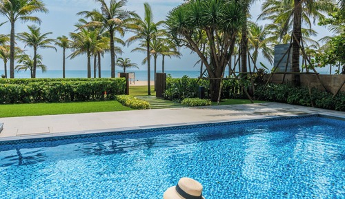 Beachfront 6 Bedroom Pool Villa