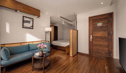 Deluxe King with Ocean View and Balcony