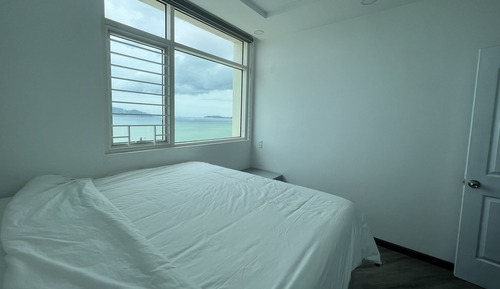 City Apartment, 4 Bedrooms, Balcony, Sea Facing