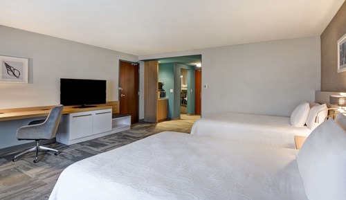 Room, 2 Queen Beds, Accessible (Roll-In Shower)