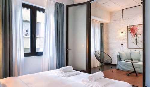 Deluxe Suite, City View