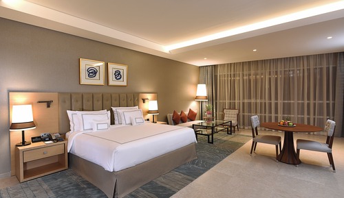 Executive Suite - Complimentary Luxury Transfers to Jumeirah Beach and Mall of Emirates