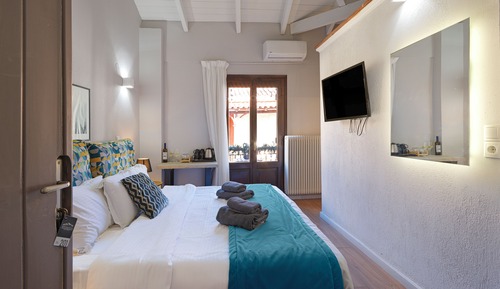 Superior Triple Room (1 Double bed & 1 Single Sofa bed)