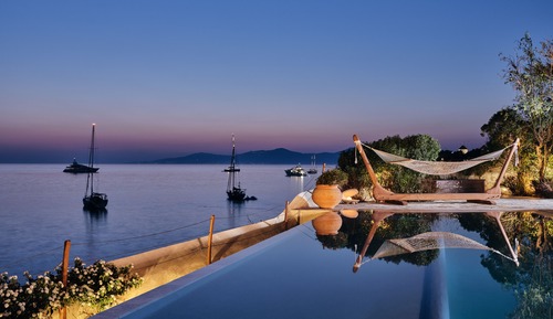 3 Bedroom Waterfront Villa (350 meters from main hotel - sleeps 9)