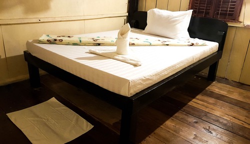 Standard Double Room, 1 King Bed, Garden View