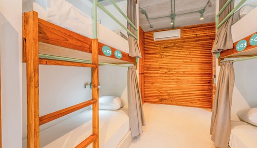 16 Bed Mixed Dorm