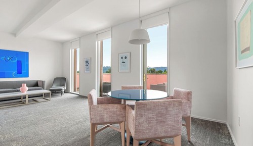 Premier Room, 1 King Bed, Balcony