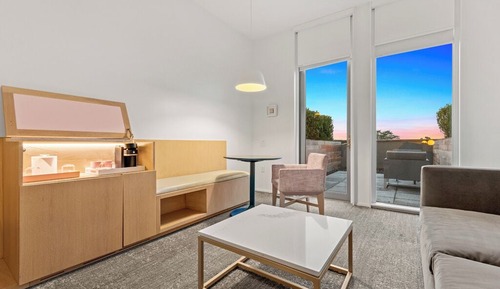 Deluxe Room, 1 King Bed, Balcony