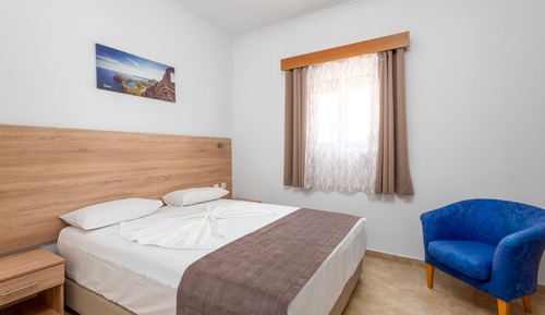 Junior Suite, 1 Bedroom, Pool View