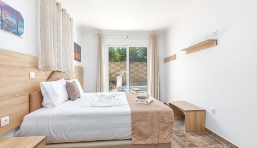 Deluxe Suite, 3 Bedrooms, Private Pool, Garden View