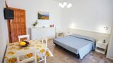 Studio, Kitchenette