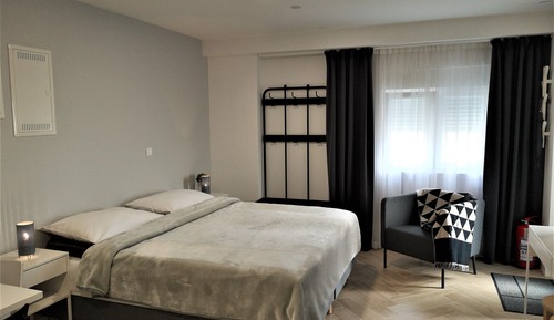 Deluxe Studio Suite