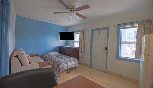 Room, 1 Queen Bed, Non Smoking, Kitchenette