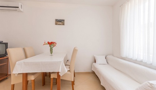 Apartment (A2)