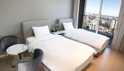 Standard Twin Room, City View