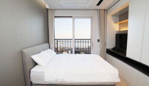 Standard Room (Randaomly Assigned Room)