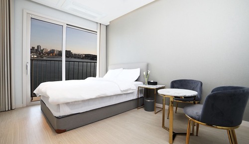 Standard Double Room, 1 Queen Bed, Lake View