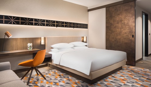 Club Room, 1 King Bed