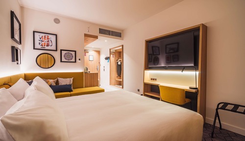 Room, 1 King Bed, City View