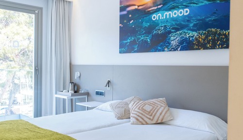 City Double or Twin Room, City View (Brunch included)