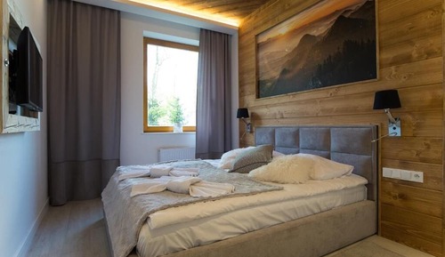 Deluxe Apartment (009 with SPA, Pool access)