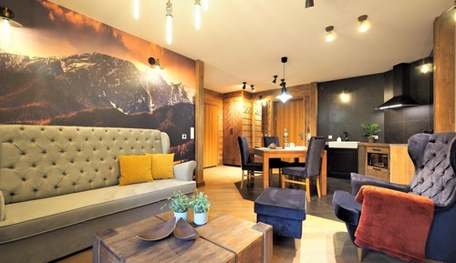 Deluxe Apartment (305 without SPA, no Pool access)