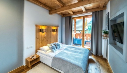 Executive Apartment (109 with SPA, Pool access)