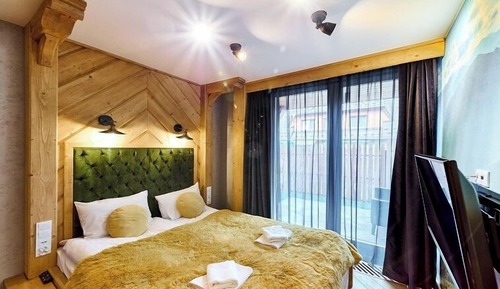 Deluxe Apartment (304 without SPA, no Pool access)