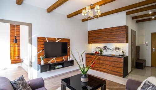 Deluxe Apartment (017 with SPA, Pool access)