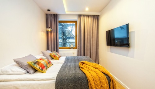 Deluxe Apartment (108 with SPA, Pool access)
